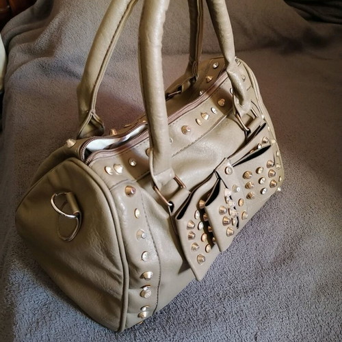 Handbag used with studs and double bow beige