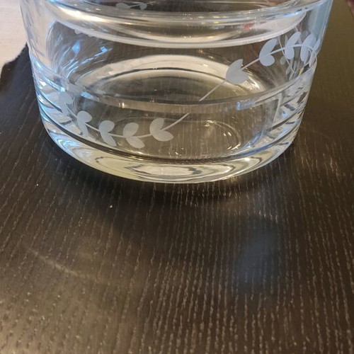 Glass fondue pot like new with small chip