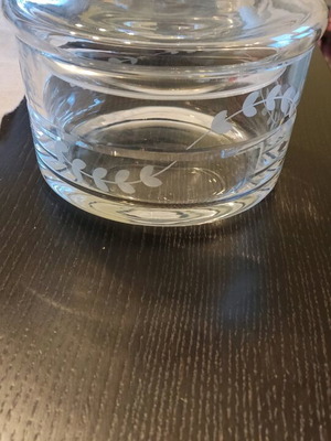 Glass fondue pot like new with small chip