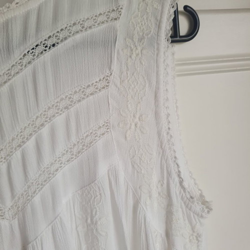 Attrattivo embroidered tunic shirt medium white like new