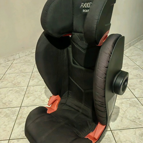 Axkid Bigkid car seat like new with side impact protection 12-36 kg