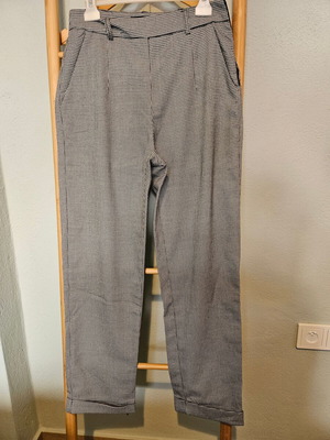 Fullah Sugah pied de poul pants like new, white and black, sizes S/M