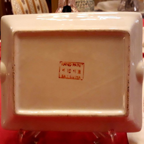 Satsuma Japan decorative ashtray new with handmade design