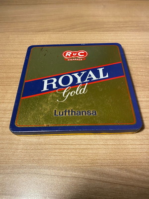 Collectible ROYAL Gold cigarette tin from Lufthansa used