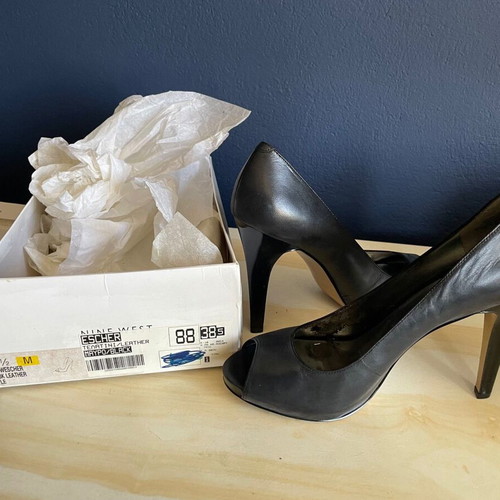 Nine West high heel pumps black like new, size 38.5