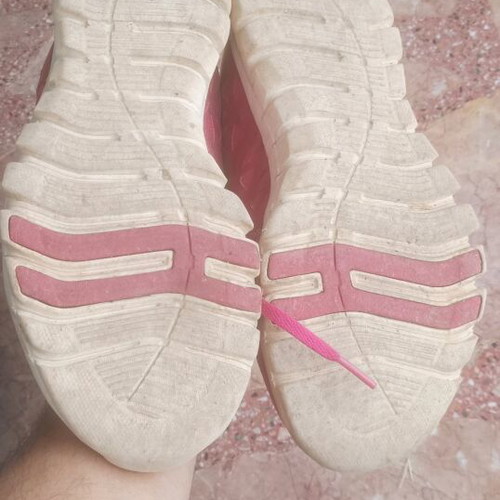 Reebok athletic shoes size 39, slightly used, pink
