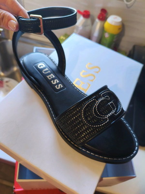 Guess σαντάλι καινούργιο, μαύρο, μέγεθος 37