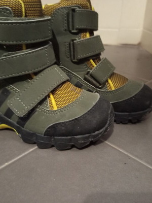 Adidas boots size 24 like new, gray, snow shoes for boys
