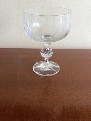 Glassware like new, 5 ice cream glasses, 9 liqueur glasses