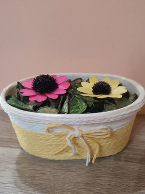 Basket with dried flowers like new