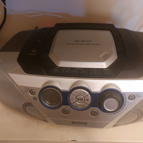 CD Soundmachine AZ3068 audio system like new with MP3-CD, cassette, digital radio