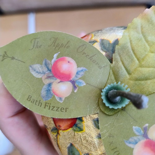 Bath Fizzer The Apple Orchard apple-shaped, new, 4 uses