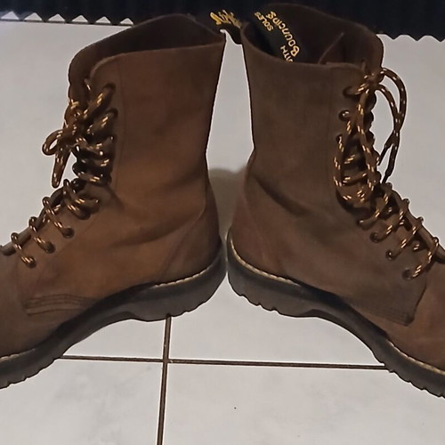 Dr Martens Made in England 10 Eye Steel Toe brown boots like new size 42