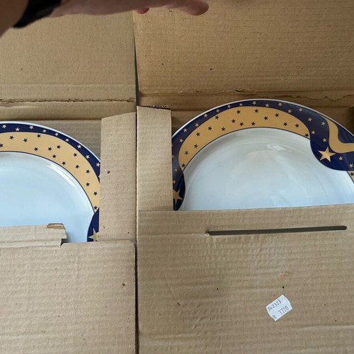 Two large plates new, sold together