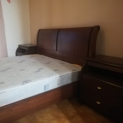 Bedroom furniture set like new, wood, complete without mattress