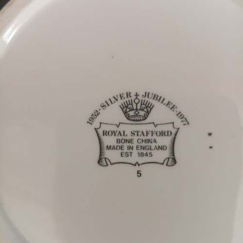 Royal Stafford Queen Elizabeth II Silver Jubilee Loving Cup