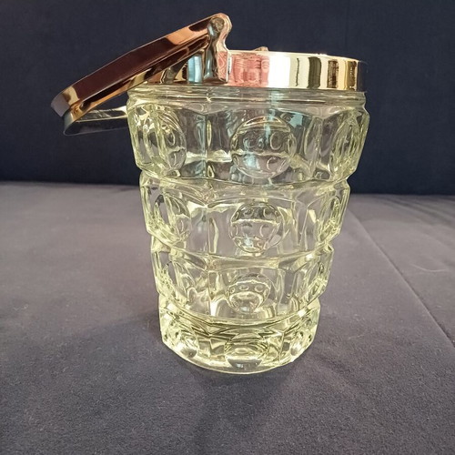 Vintage crystal ice bucket like new with metal handle