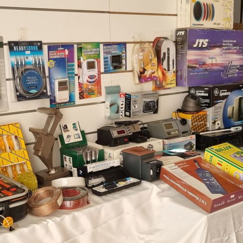 Stock of electronic items from large company in liquidation, 1,144,000 pieces