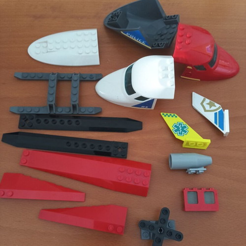Lego pieces like new, 15 parts for airplanes and helicopters