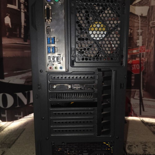 Gaming PC Ryzen 5 3600 GTX 1650 4GB 16GB RAM SSD 970 Evo Plus like new