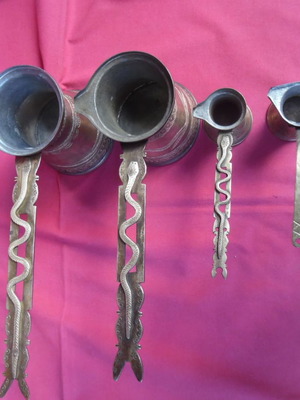 Χειροποίητα σκαλιστά ελληνικά μπρίκια από μπρούτζο, σετ 4 τεμαχίων