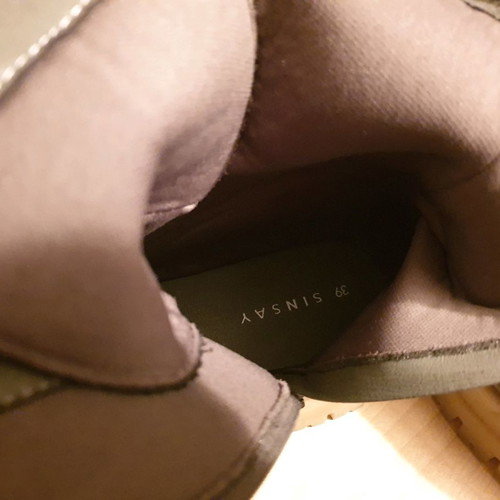 Green boots used with laces size 39
