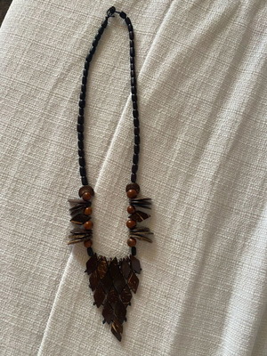 Necklace like new with black and brown beads