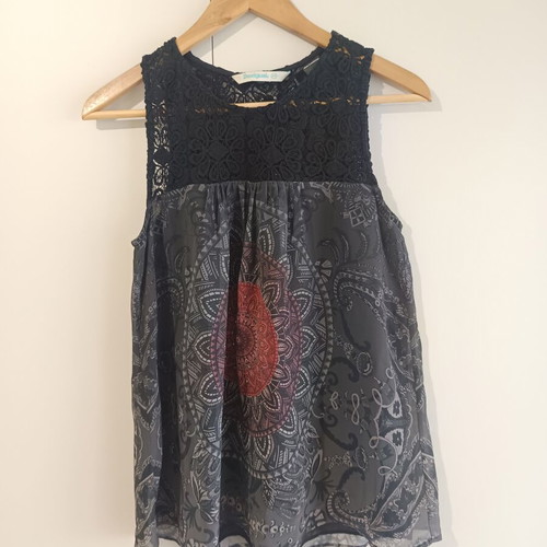 Desigual women's sleeveless top XS like new, embroidered, black