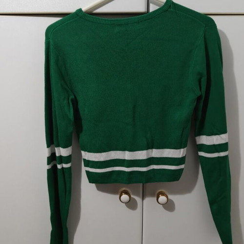 Green women's cropped sweater like new Pull & Bear