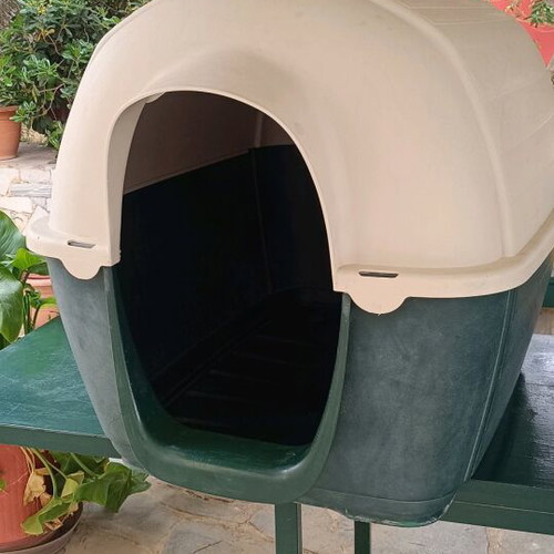 Dog house used with missing front side and durable dog bed