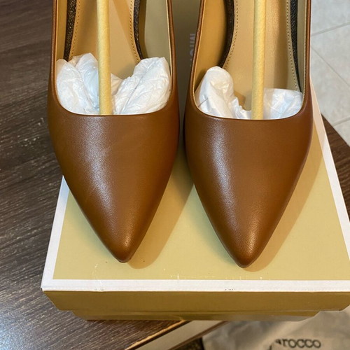 Michael Kors leather pumps size 39 like new, brown