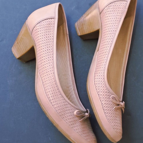 Bournazos women's pumps, beige, size 40
