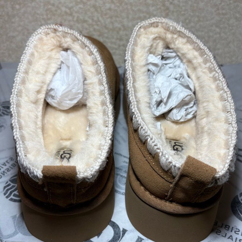 UGG Classic Ultra Mini Platform boots new, size 39 & 41, beige chestnut