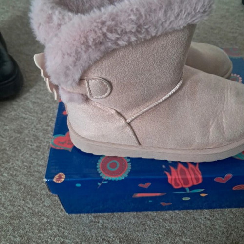Girls' boots used, sizes 34 and 35, with fur