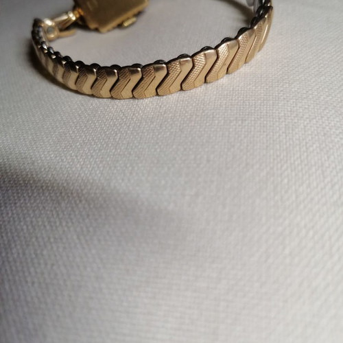 EFZO 17 Rubis Gold Vintage Women's Watch with Elastic Bracelet used