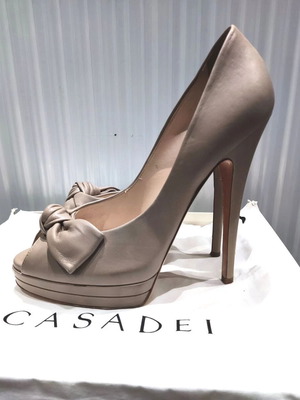 Casadei high-heeled leather pumps size 38 used