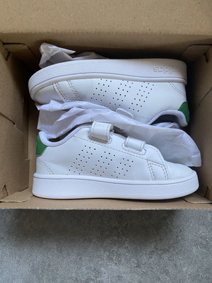 Adidas children's sneakers size 23 like new, white and green