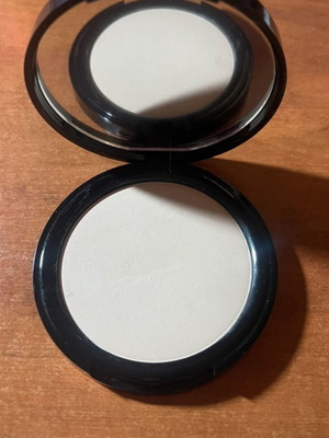 Mesauda Light Velvet powder new