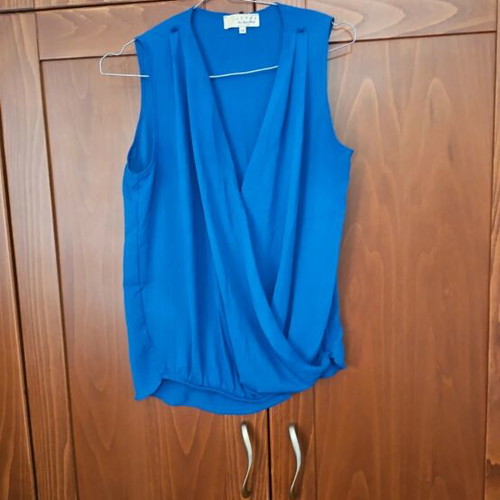 Lynne blouse size 38 like new, blue