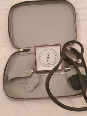 Medical sphygmomanometer used