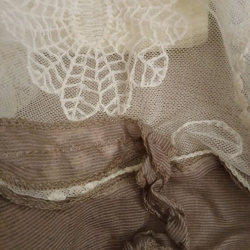 Long thin scarf with lace used, cotton, two-tone light brown and ecru