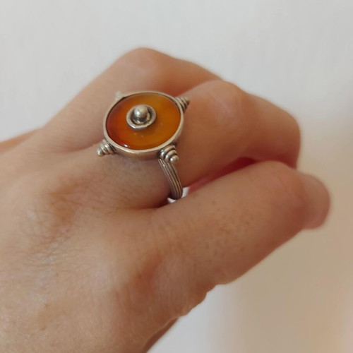 Ring with intricate design like new