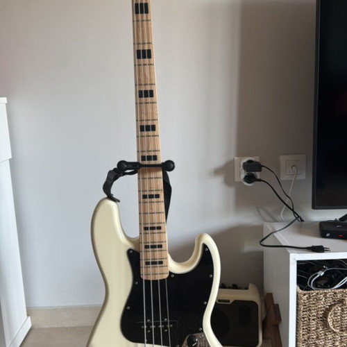 Fender Squire Jazz Bass guitar like new with amplifier and strap