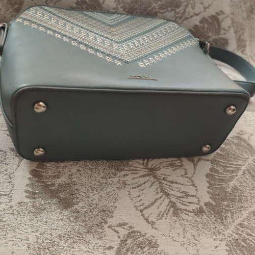 Doca crossbody bag like new, blue with embroidered pattern