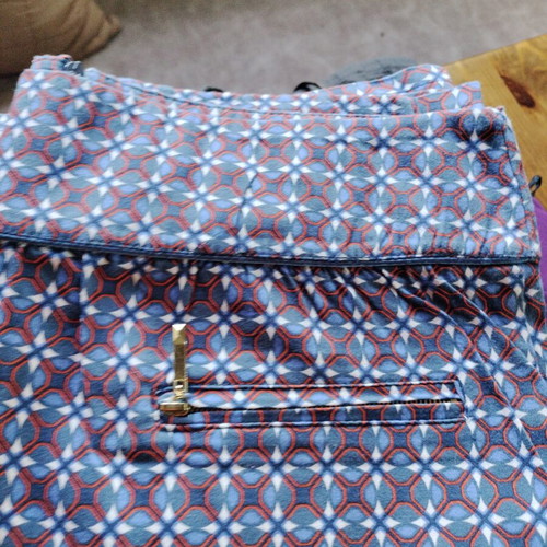 Skirt with zipper details on pockets and back zipper