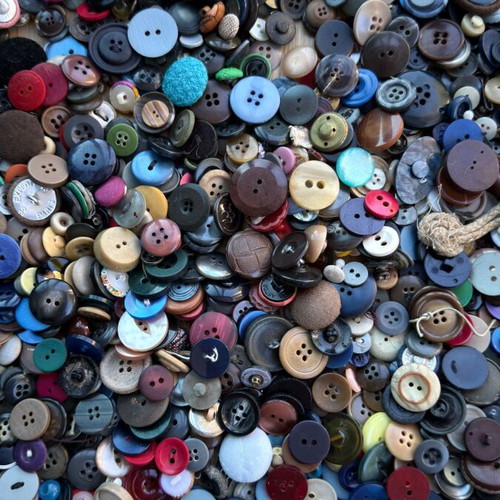 Vintage and retro mixed sewing buttons bulk lot, 1.55 kg