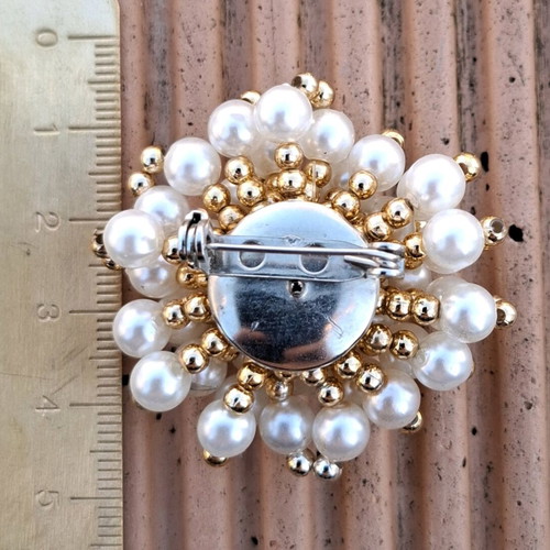 Vintage style pin like new with beads