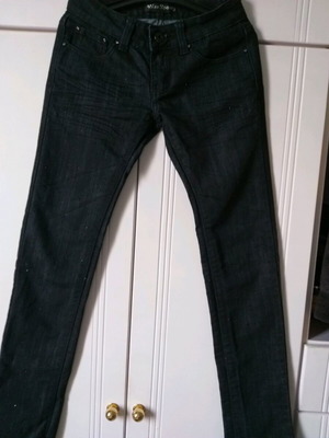 Women’s jean with rhinestones like new, black