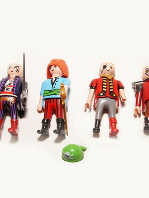 Playmobil various pirate figures with raft and chest used