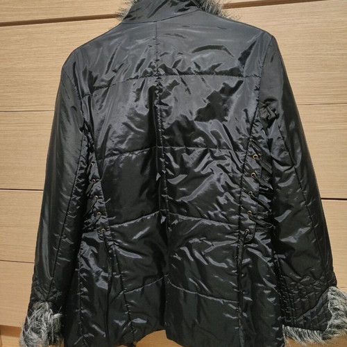 Rene Dehry black mid-length jacket like new with quilted design and faux fur